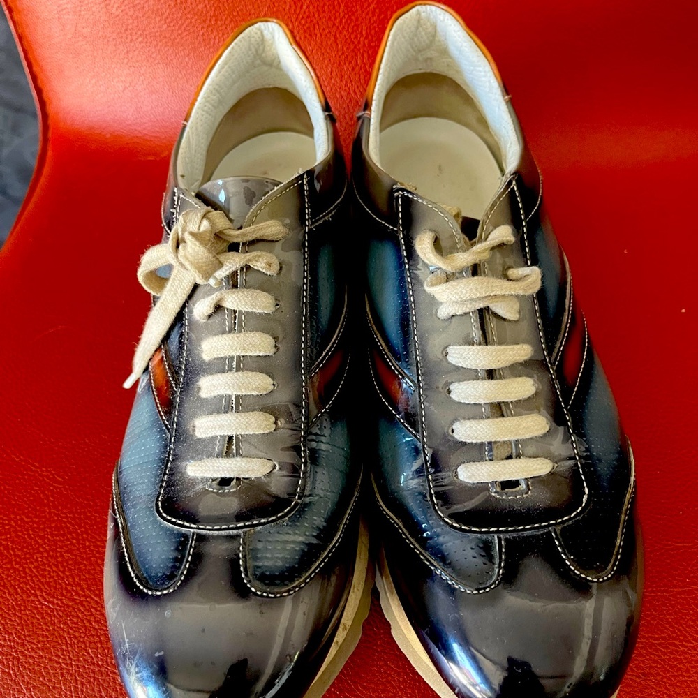 Black and White Classic Sneakers with Lace-Up Design